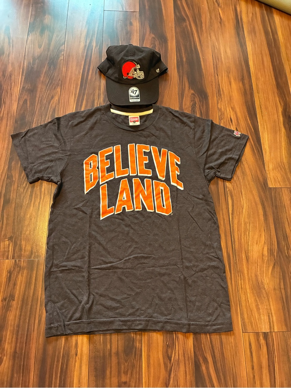 HOMAGE Cleveland Browns Short-Sleeve Tee with Cleveland Browns Cap